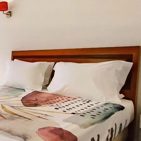 Mit 6 Schlafzimmern- Familie- Gruppen- Strand- Pool- Garten By Interhome