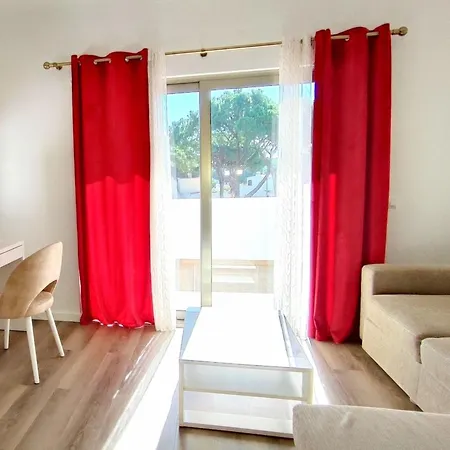 Mit 6 Schlafzimmern- Familie- Gruppen- Strand- Pool- Garten By Interhome * Албуфейра