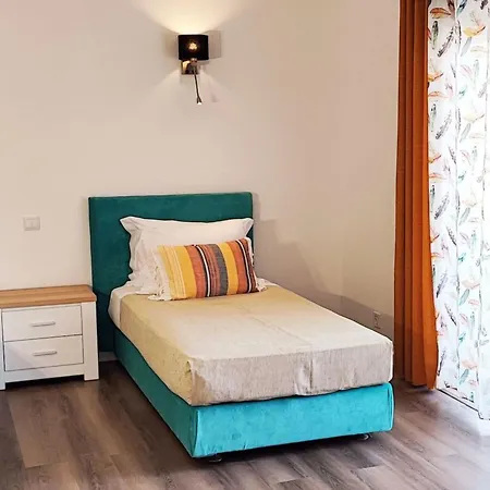 Mit 6 Schlafzimmern- Familie- Gruppen- Strand- Pool- Garten By Interhome Vakantiehuis *