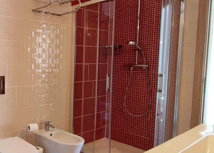 Mit 6 Schlafzimmern- Familie- Gruppen- Strand- Pool- Garten By Interhome