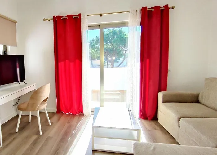 Mit 6 Schlafzimmern- Familie- Gruppen- Strand- Pool- Garten By Interhome * Albufeira