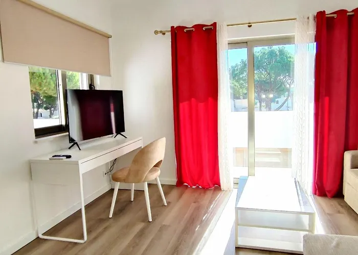 Mit 6 Schlafzimmern- Familie- Gruppen- Strand- Pool- Garten By Interhome Holiday home Albufeira