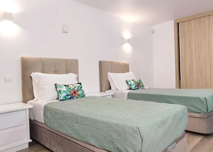 Mit 6 Schlafzimmern- Familie- Gruppen- Strand- Pool- Garten By Interhome Holiday home *