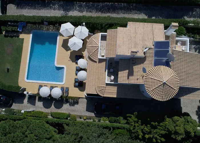 Mit 6 Schlafzimmern- Familie- Gruppen- Strand- Pool- Garten By Interhome Holiday home Albufeira